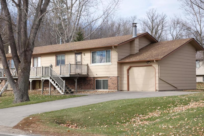 542 5th St SW, Pine Island, MN 55963