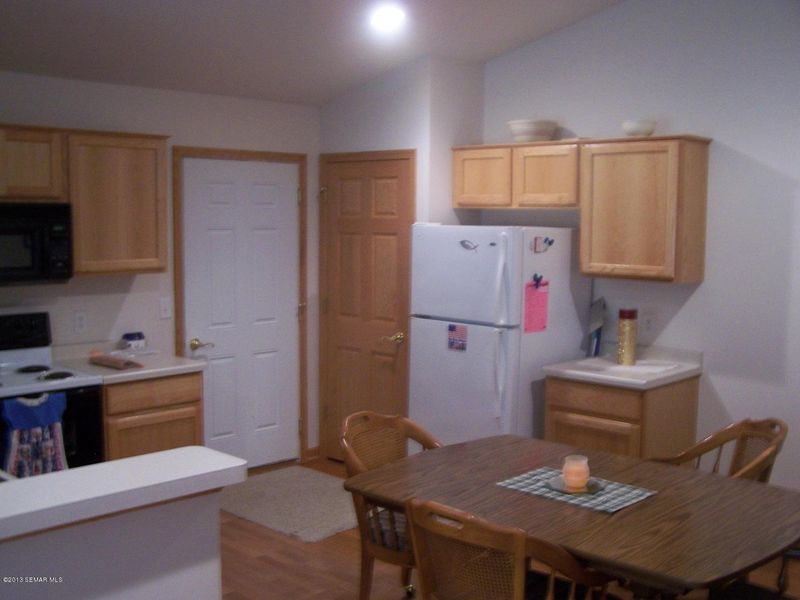 203 B Park Dr, Lewiston, MN 55952