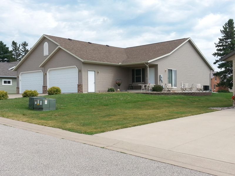 203 B Park Dr, Lewiston, MN 55952
