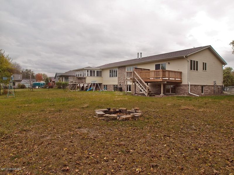 3850 7th St, Goodview, MN 55987