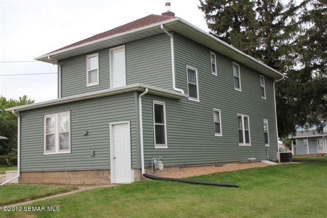 100 1st St NE, Altura, MN 55910