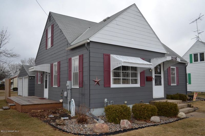 206 16th St SE, Austin, MN 55912