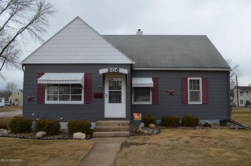 206 16th St SE, Austin, MN 55912