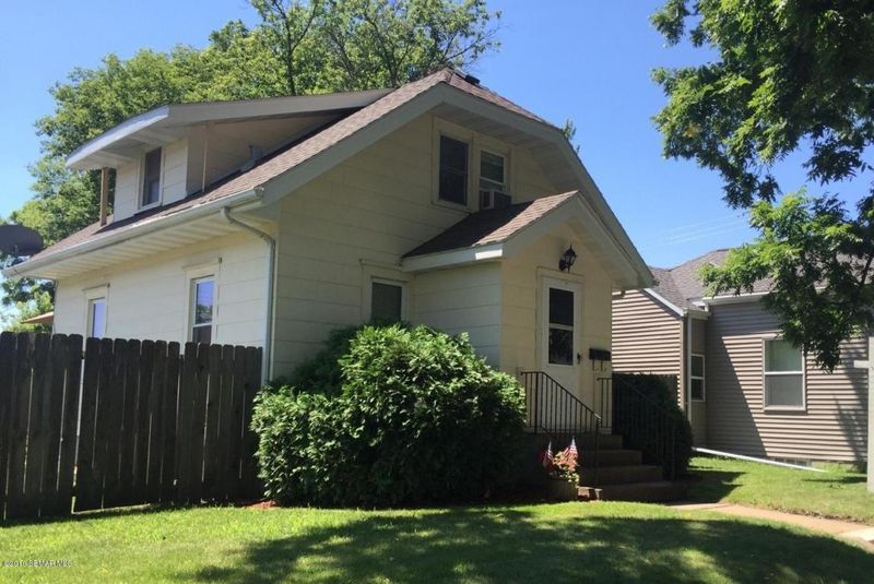 122 7th St NW, Rochester, MN 55901