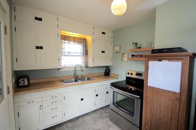 122 7th St NW, Rochester, MN 55901