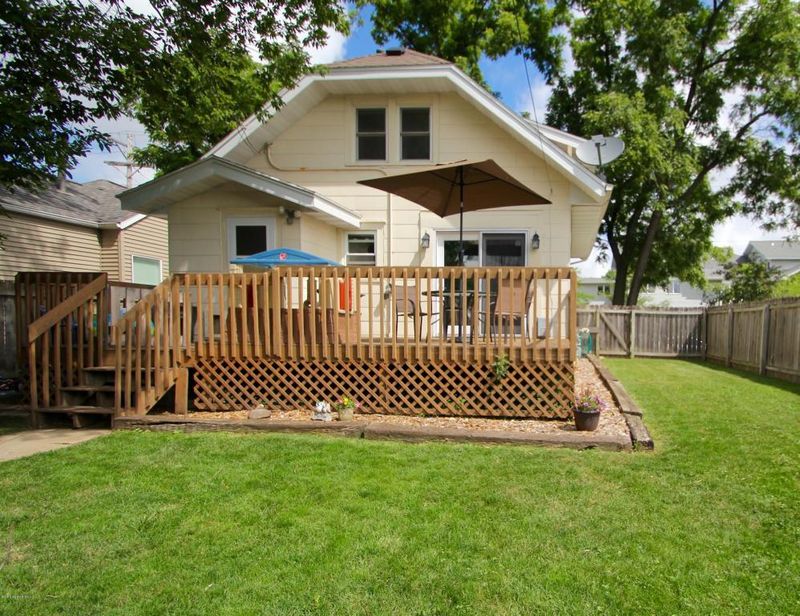 122 7th St NW, Rochester, MN 55901