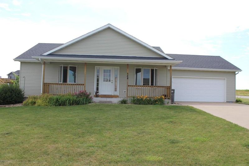 588 5th Ave SE, Dover, MN 55929