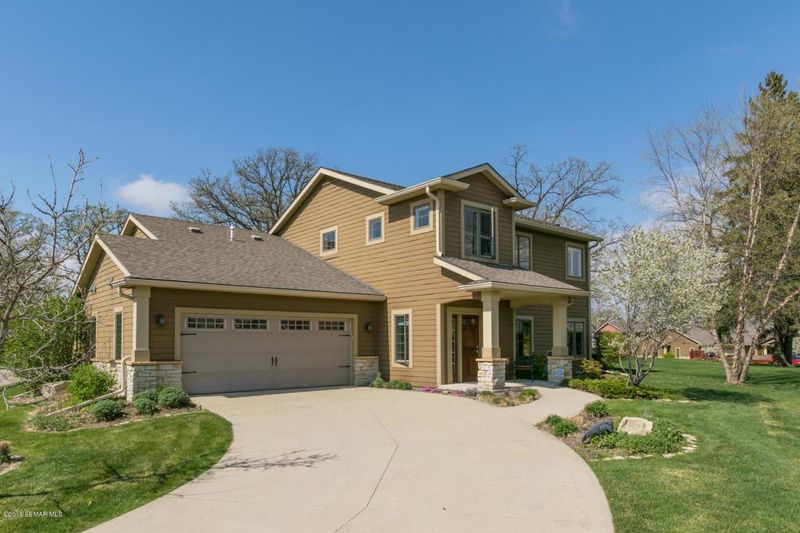 533 Panorama Cir NW, Rochester, MN 55901