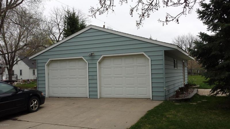 1510 4th Ave SW, Austin, MN 55912