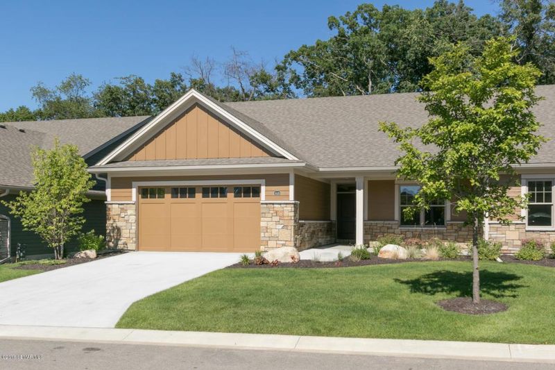 1028 Fox Valley Pl SW, Rochester, MN 55902