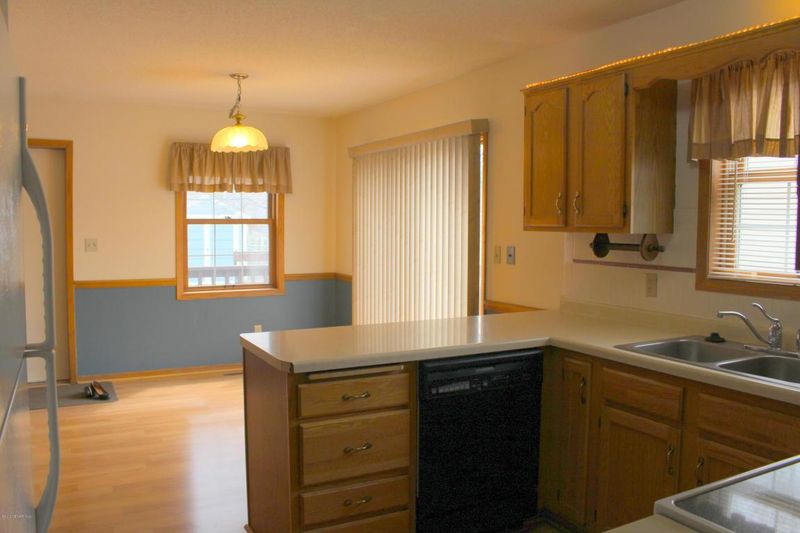 4344 Manor Park Dr NW, Rochester, MN 55901
