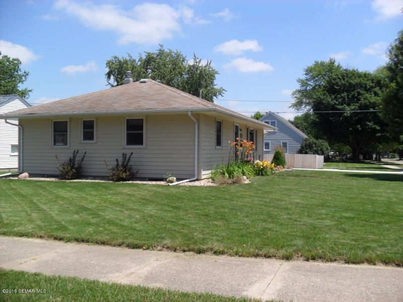 1806 3rd Ave NW, Austin, MN 55912