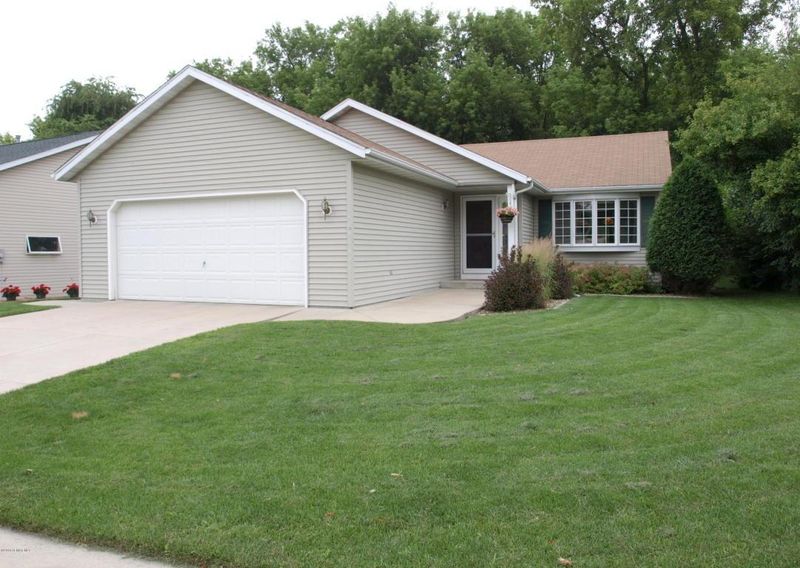 496 43rd Ave NW, Rochester, MN 55901
