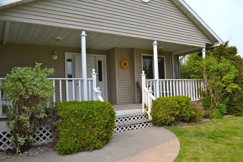 439 Beverly St, Wanamingo, MN 55983