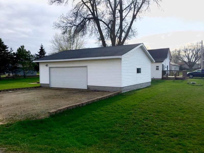 551 Chestnut St NE, Mazeppa, MN 55956