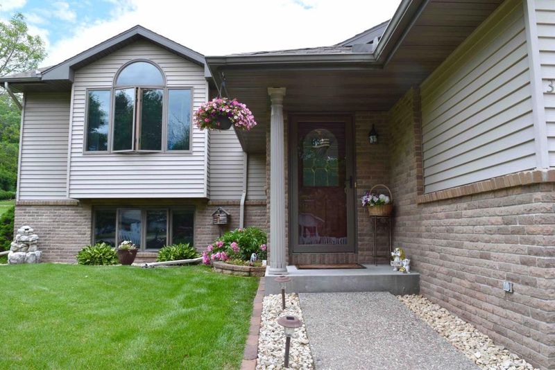 362 Hillview Dr, Winona, MN 55987