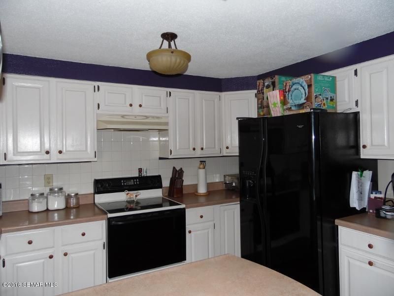 808 9th Ave NW, Waseca, MN 56093
