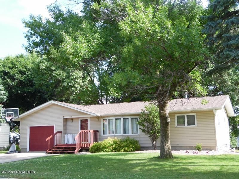 808 9th Ave NW, Waseca, MN 56093