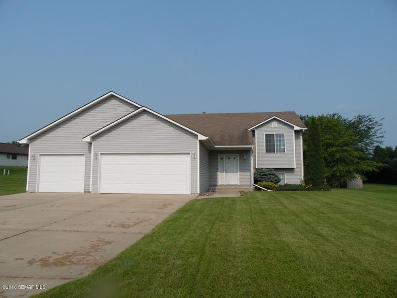 1309 5th St NE, Waseca, MN 56093
