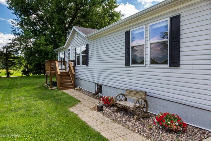 55787 255th Ave, Pine Island, MN 55963