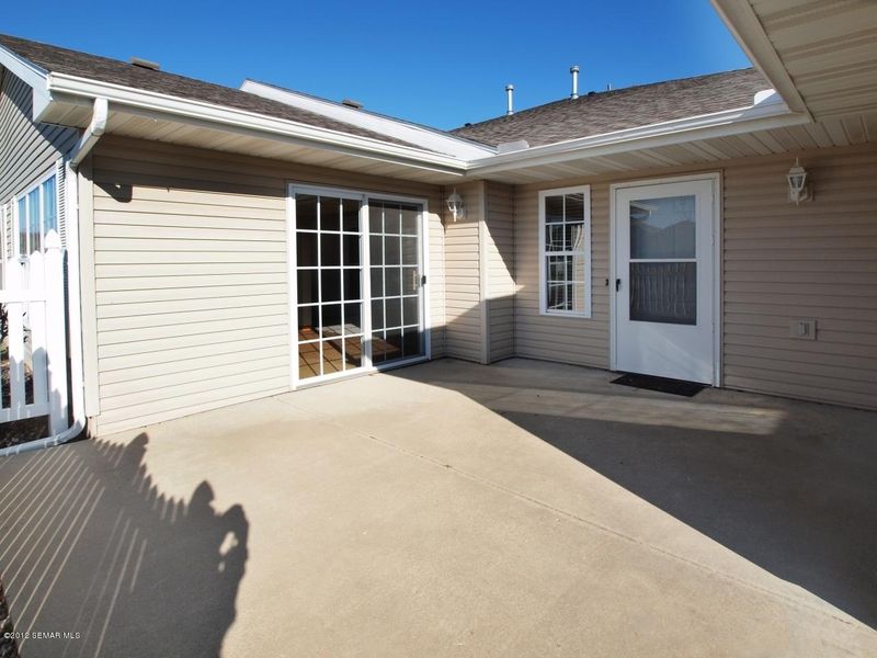 2901 Salem Meadows Dr SW, Rochester, MN 55902
