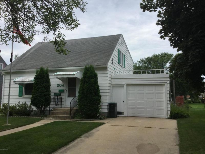 204 16th St SE, Austin, MN 55912