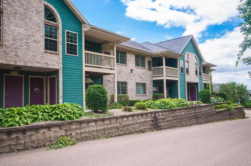 1872 Deerhaven Ln NE #6, Rochester, MN 55906