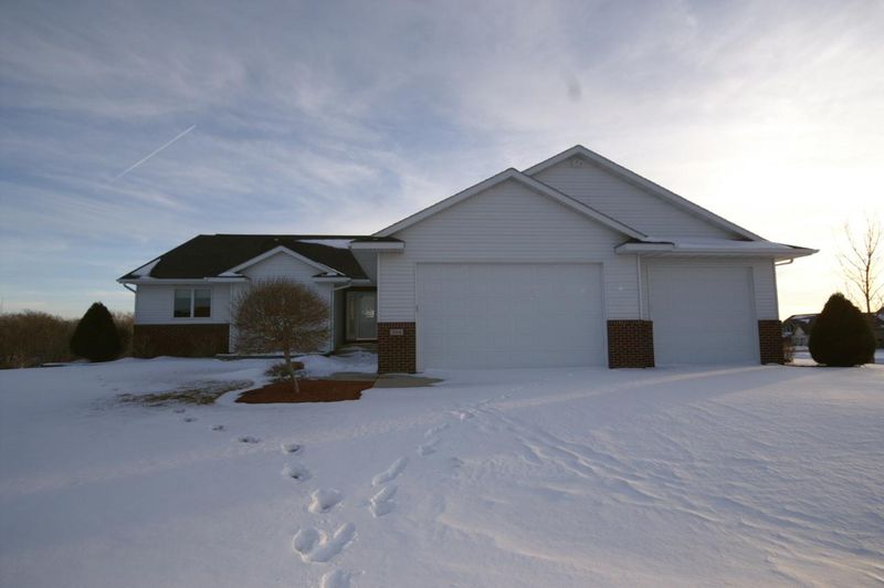 264 Whispering Hills Dr, Saint Charles, MN 55972