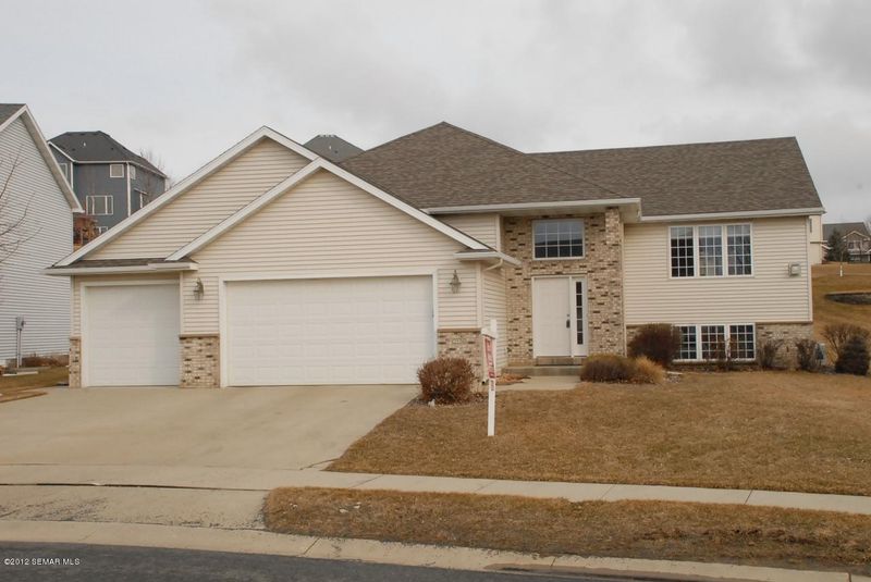 2536 Boulder Ridge Dr NW, Rochester, MN 55901