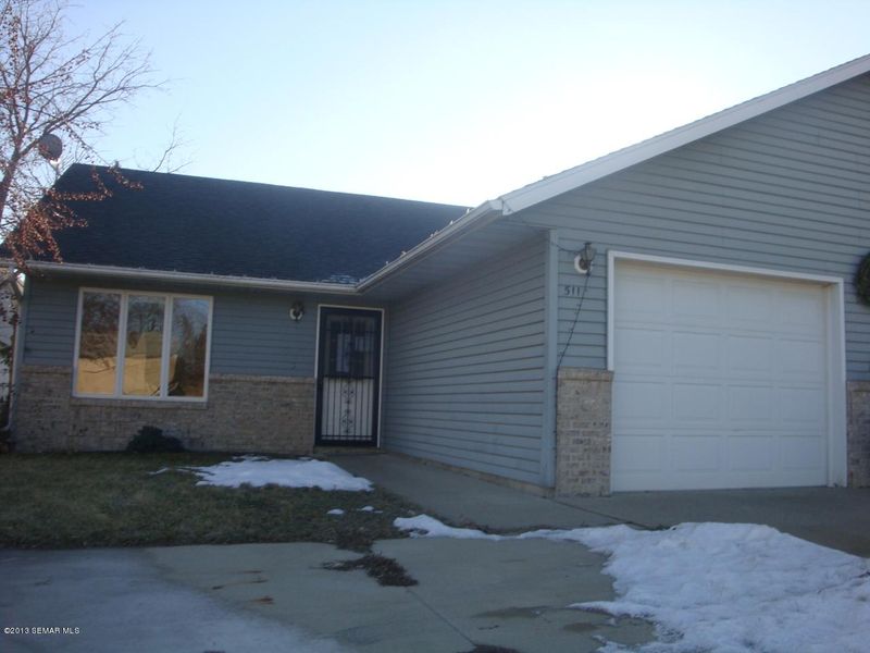511 W 1st St, Zumbrota, MN 55992
