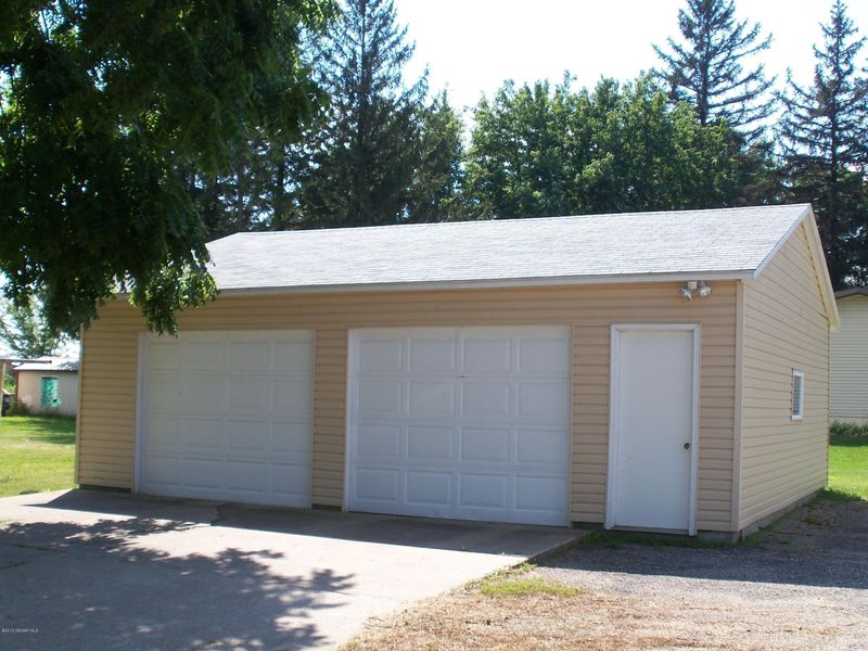 12 W Main St, Racine, MN 55967