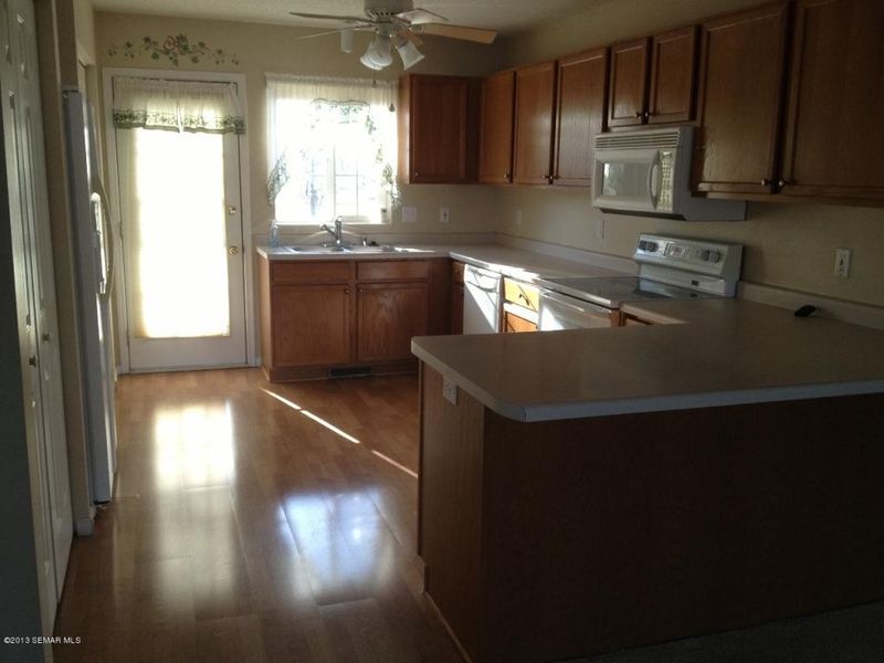 1708 B Carriage Home Dr SW, Austin, MN 55912