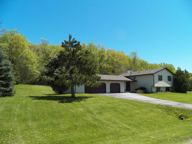 6318 Shady Lane Dr NE, Rochester, MN 55906