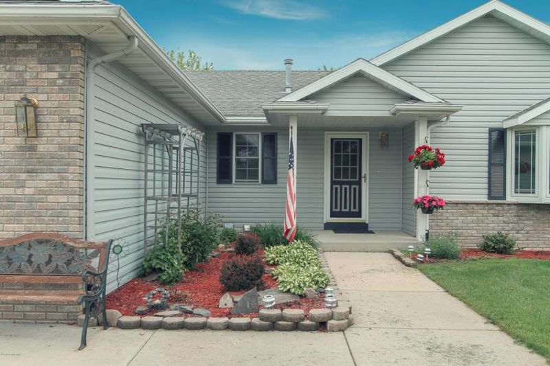 520 Eagle Ct SE, Mantorville, MN 55955