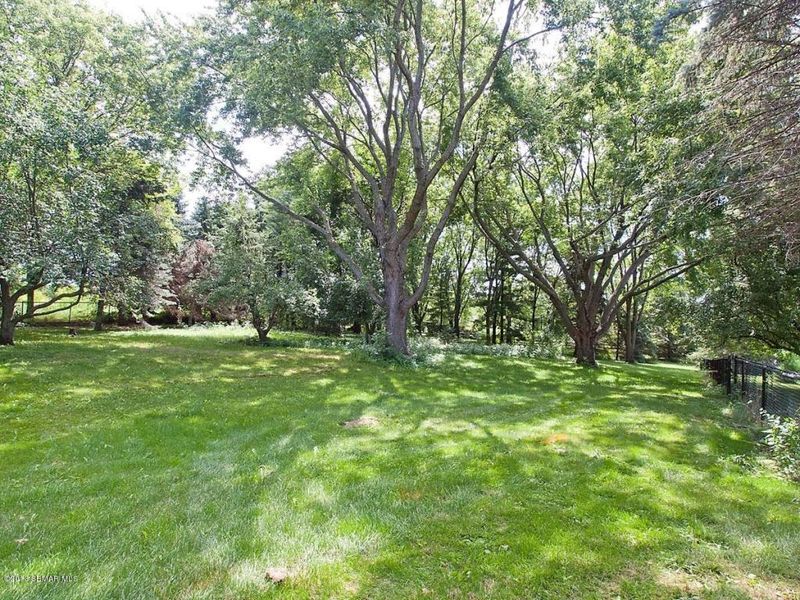 5515 Saint Mary Dr NW, Rochester, MN 55901