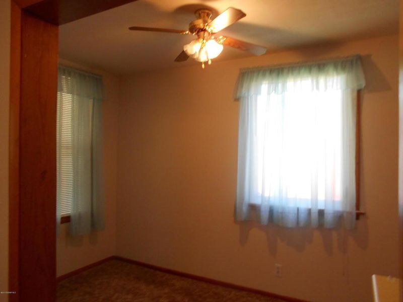 823 W 10th St, Winona, MN 55987