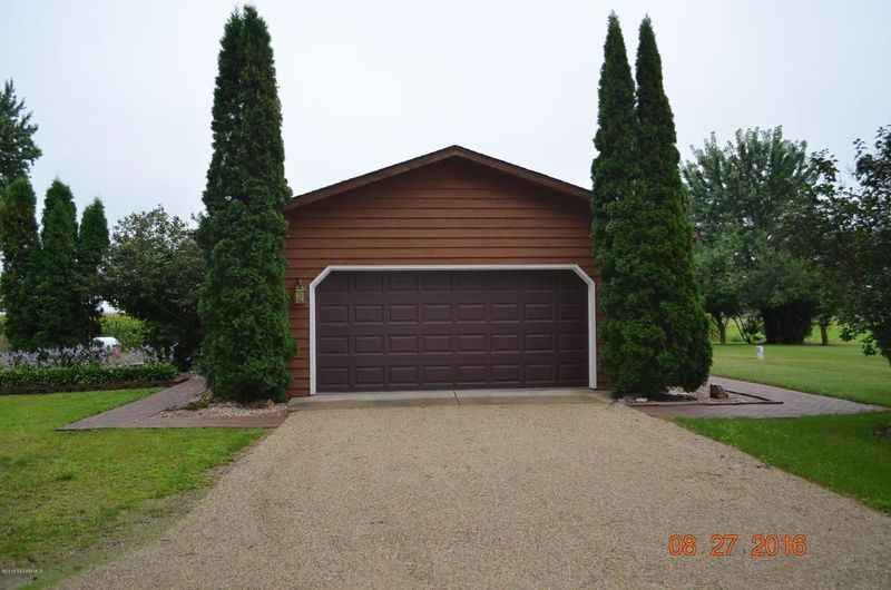 57352 175th St, Rose Creek, MN 55970