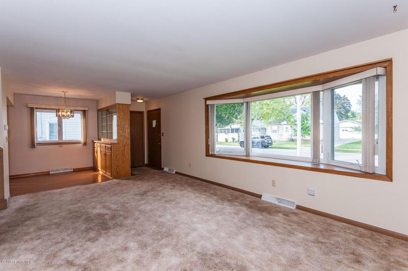 1024 9th St NE, Rochester, MN 55906