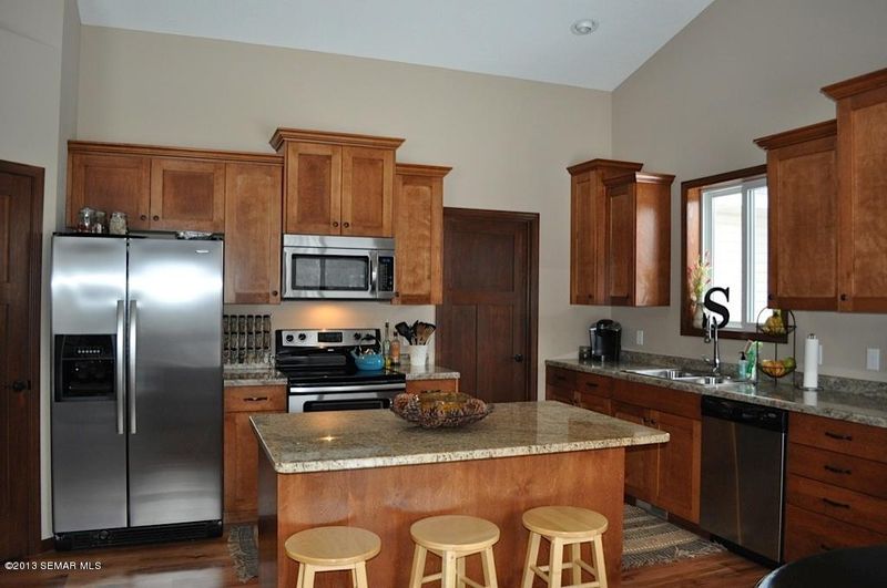 207 17th Pl SW, Austin, MN 55912