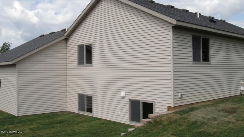 5022 Manor Brook Dr NW, Rochester, MN 55901
