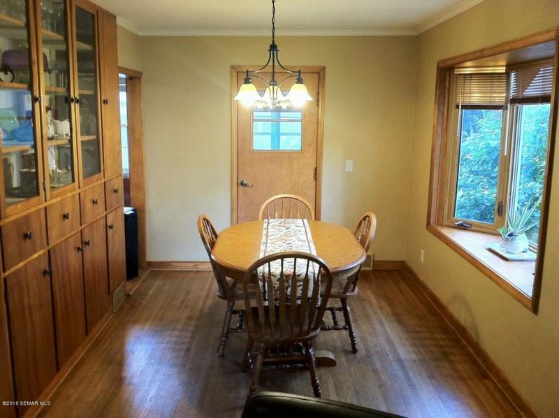 560 E School St, Owatonna, MN 55060