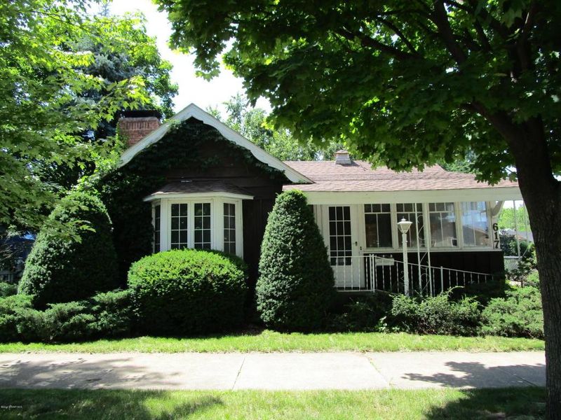 617 Harriet St, Winona, MN 55987