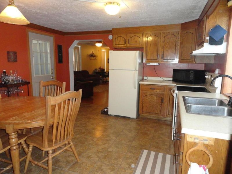 606 E 7th St, Winona, MN 55987