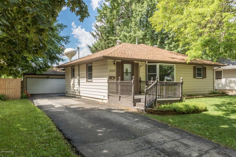 1522 34th St NW, Rochester, MN 55901