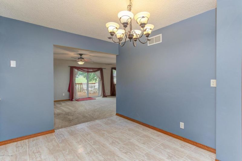 1522 34th St NW, Rochester, MN 55901