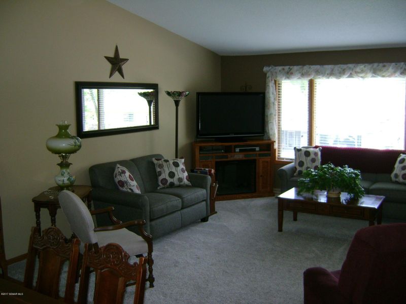 372 Dresser Dr, Winona, MN 55987
