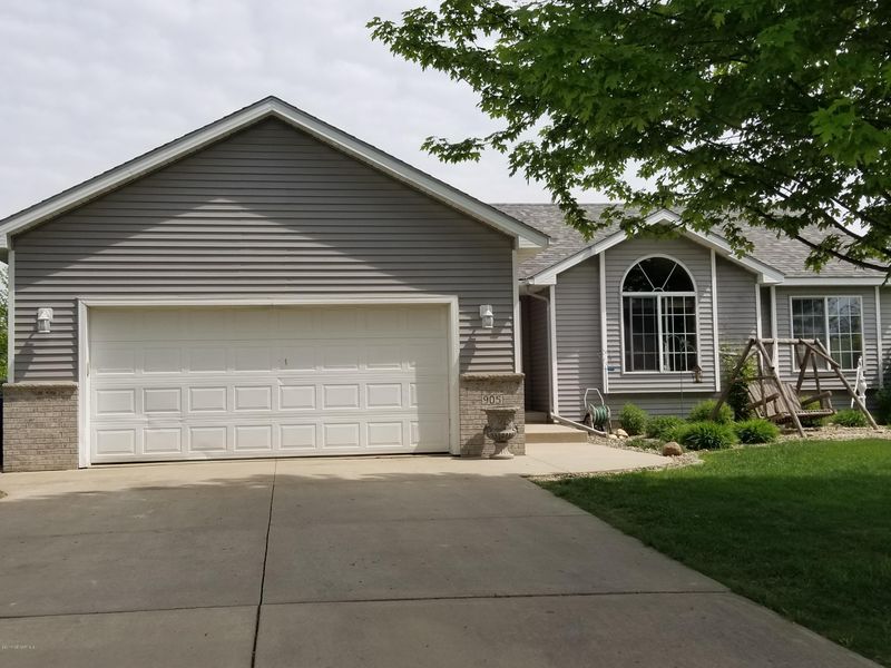 905 4th St NE, Kasson, MN 55944