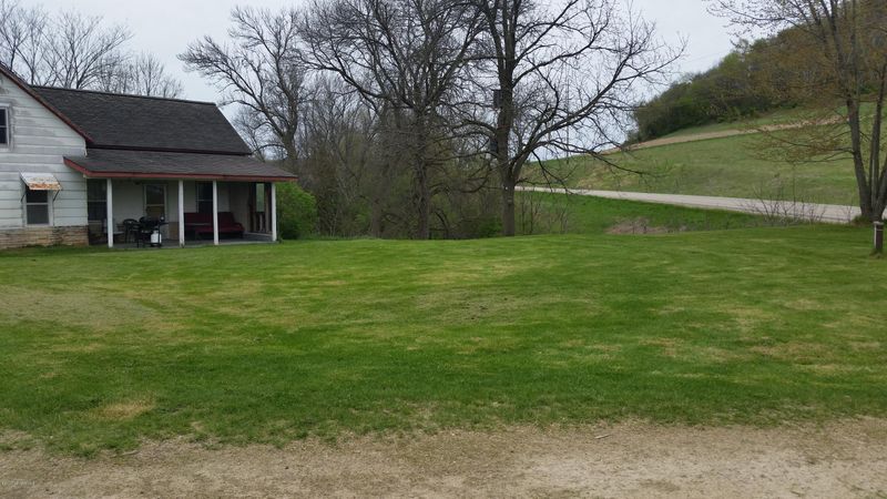 8353 State 76, Caledonia, MN 55921