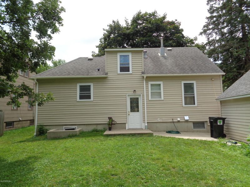 1817 5th Ave NE, Austin, MN 55912
