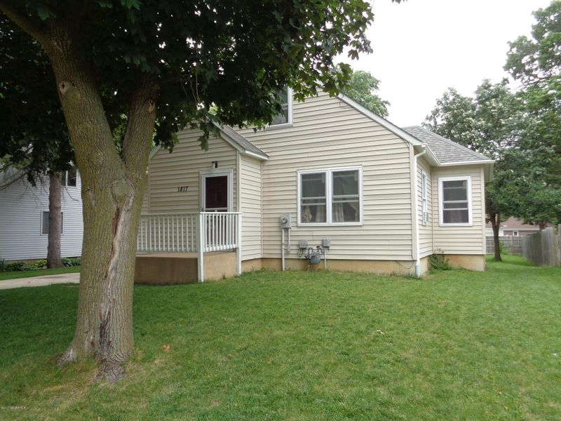 1817 5th Ave NE, Austin, MN 55912